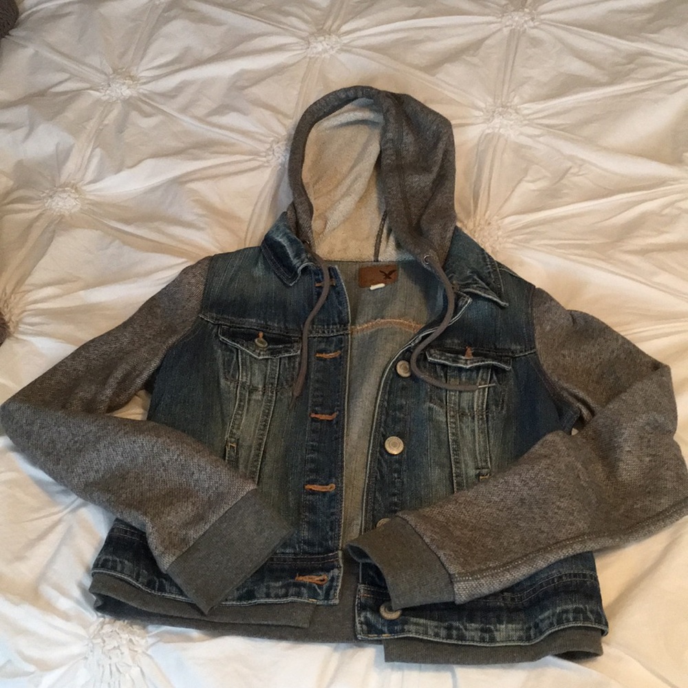 Jean jacket with hood